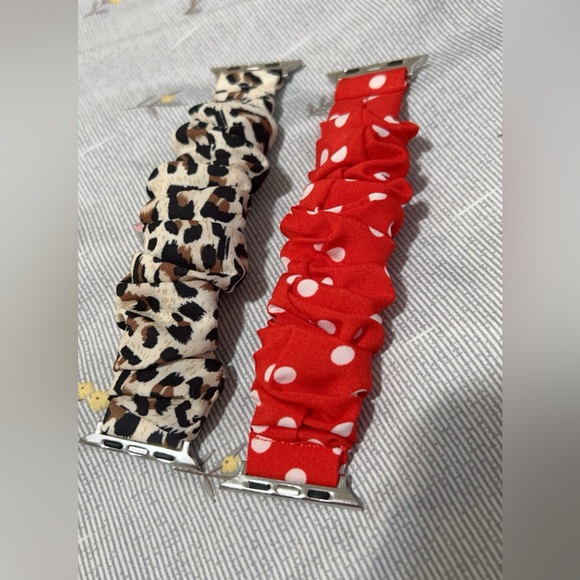 NWOT Apple Watch Series 9 Scrunchie Band - Picture 2 of 3